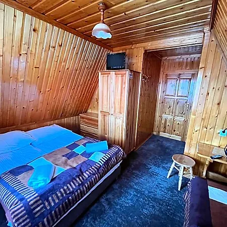 Bed & Breakfast Wypoczynek U Hajnosa 3*